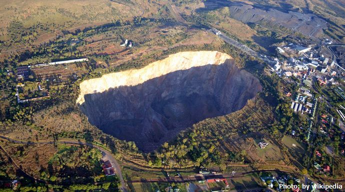 南ア鉱山で違法採掘者約400人を2カ月地下に閉じ込め、数十の遺体も…封鎖措置で水・食料も制限！