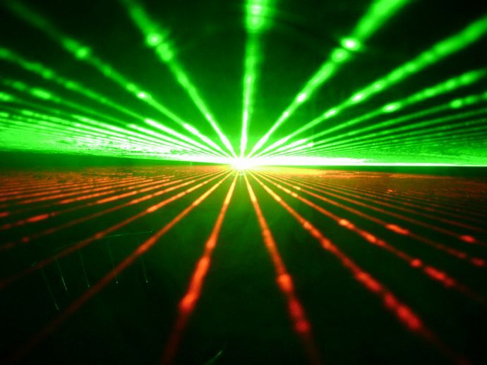 レーザー光を照射しで害虫「撃墜」、急所を発見…大阪大！