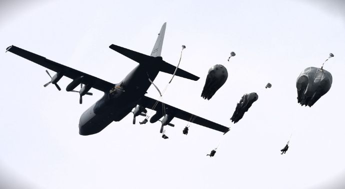 マーケット・ガーデン作戦79周年を記念してNATO空挺降下演習「FalconLeap 23」を実施！