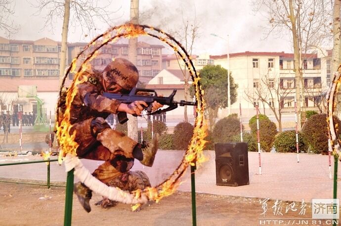 中国陸軍のトレーニングの様子が取り上げられる！