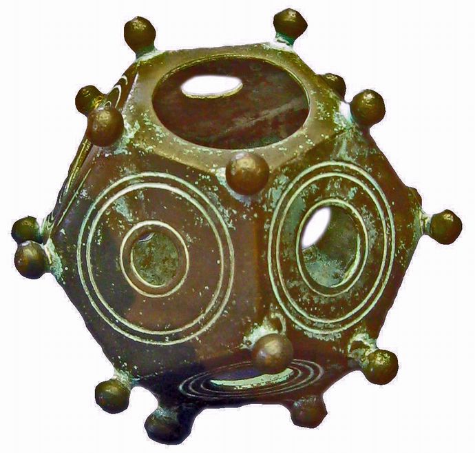 1600年以上前に作られた用途不明の謎の人工物「ローマの中空十二面体」の一部がベルギーで発見される！