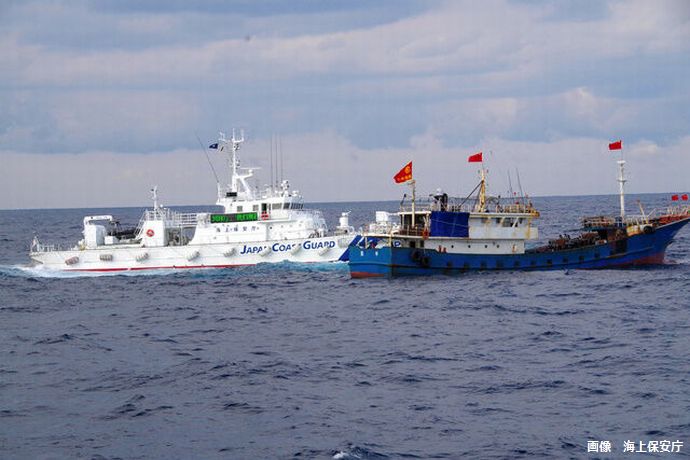 日本のEEZ内でサンゴ密漁容疑で中国漁船船長を逮捕…鹿児島県十島村沖で海保巡視船が発見し追跡！