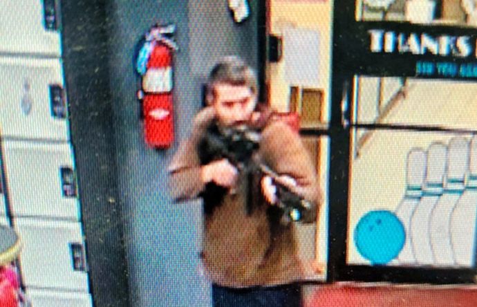 米メーン州で銃乱射事件、少なくとも22人死亡か…容疑者は重武装で逃走か！