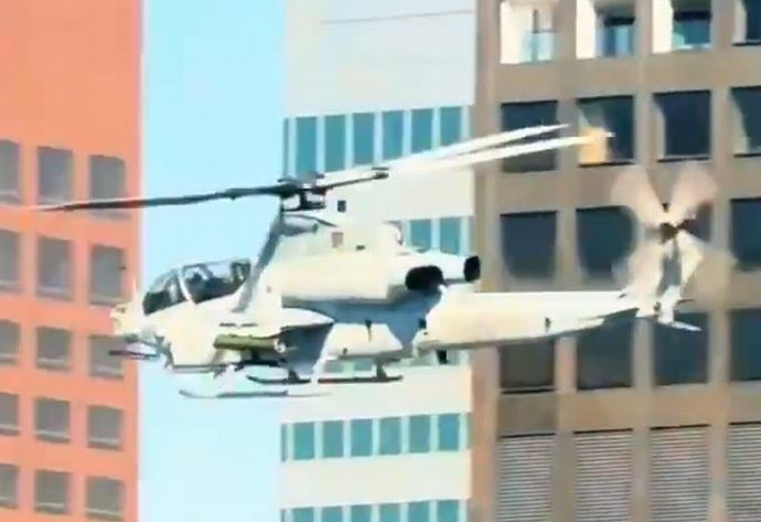 LA移民抗議デモに米海兵隊700人を派遣、ダウンタウン上空でAH-1Z攻撃ヘリを目撃…トランプ氏は加州知事の逮捕支持！