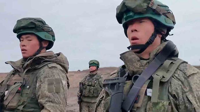 「北朝鮮軍内で同性愛が蔓延、食堂前で堂々とキス」…ロシア兵捕虜が証言！