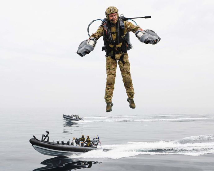 浮揚するエイリアンの襲撃されていると国軍出動を要請→ジェットパックで飛ぶ違法金採掘業者だった…ペルー！