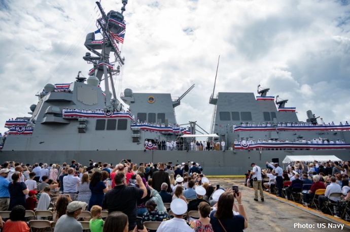米海軍、70番目のアーレイ・バーク級誘導ミサイル駆逐艦「カール・M・レヴィン」が就役！