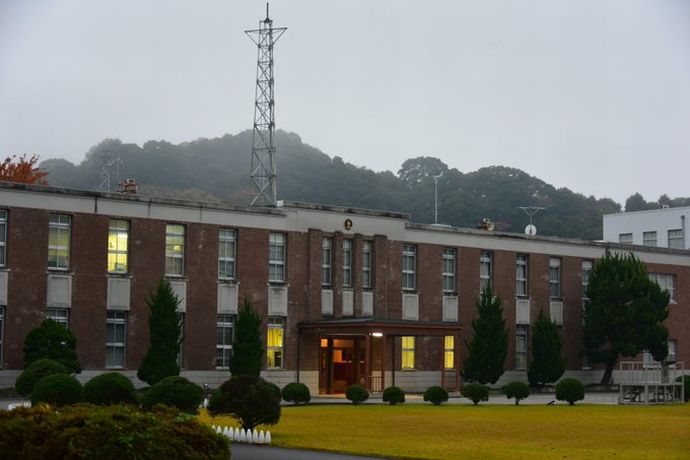 借りた1億円返さず、海自職員を免職…13人から約2億円を借金！