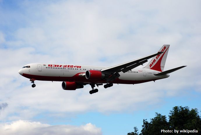 インド航空当局、パイロットと客室乗務員の香水使用禁止を提案！