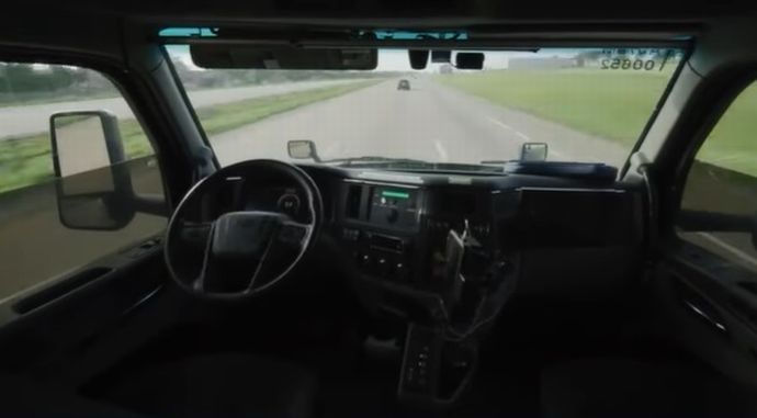 運転手のいない自動運転トラック実用化、荷物輸送の長距離ルートに導入…米テキサス州！