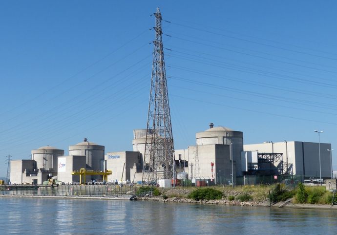 クラゲの大群がフランスの原子力発電所に2度目の襲撃…原子炉を停止に追い込む！