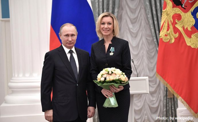 Vladimir_Putin_and_Maria_Zakharova_(2017-01-26)
