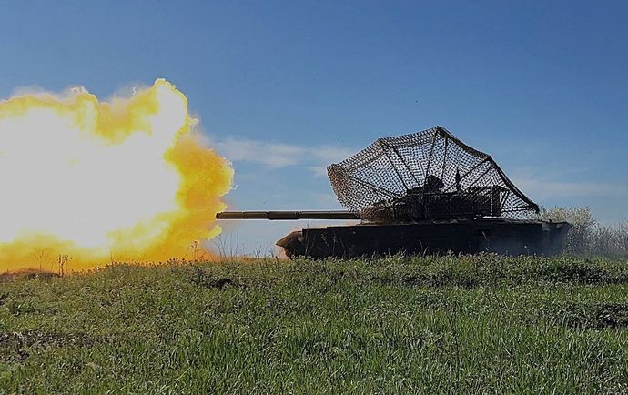 戦車1000両失ったウクライナ軍、運用方法を見直す…ドローンの普及で役割変化！