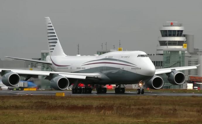 米国防総省、カタールから受け取ったB-747型旅客機を大統領専用機に改修…倫理面や安全面での問題指摘！