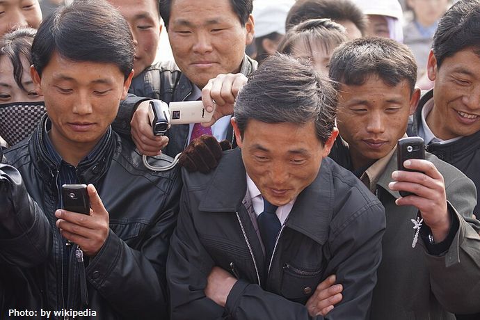 謎のスマホ「青い空」とは何なのか？…北朝鮮製のスマホを触ってみた！