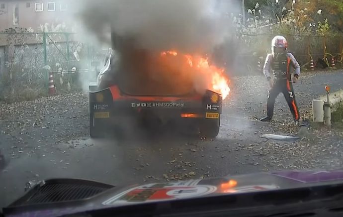 WRCラリージャパンでヒョンデi20 Nラリー1が炎上…ドライバーは無事！