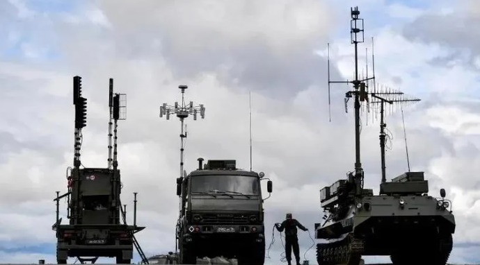 ロシア軍の「GPS妨害装置 Pole-21」をウクライナ軍が「GPS誘導爆弾」で破壊する皮肉！