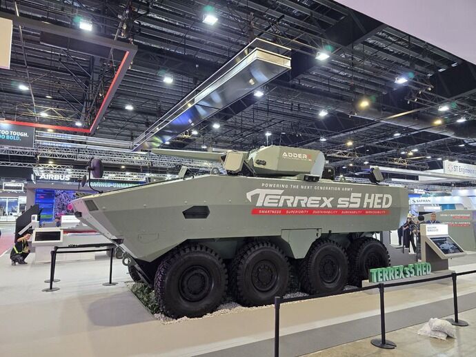 STエンジニアリング、新タイプの装輪装甲車「Terrex S5」を公開…ハイブリッド電動ドライブを搭載！