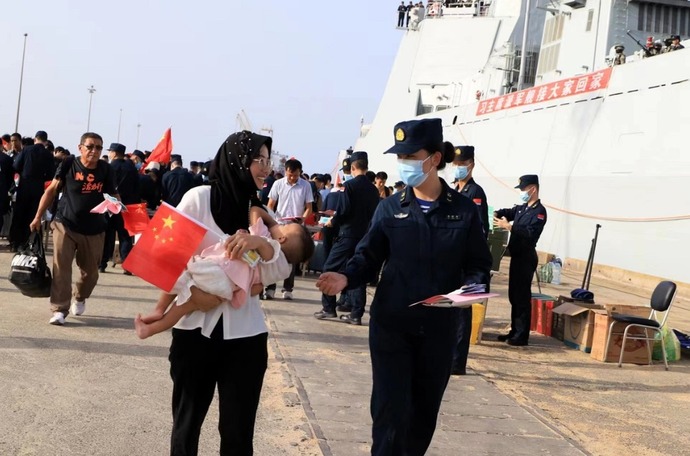 中国海軍、スーダンから国民退避に成功…人類運命共同体の理念に基づき5カ国の民間人も支援！