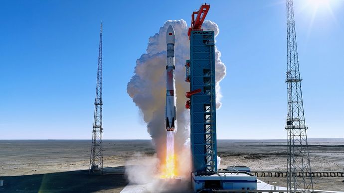中国の再使用型ロケット「朱雀3号」、初飛行で回収失敗…ブースターが爆発！