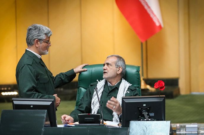 イランのペゼシュキアン大統領「革命防衛隊よ停戦しろ、もうイランは3週間も保たんぞ」！