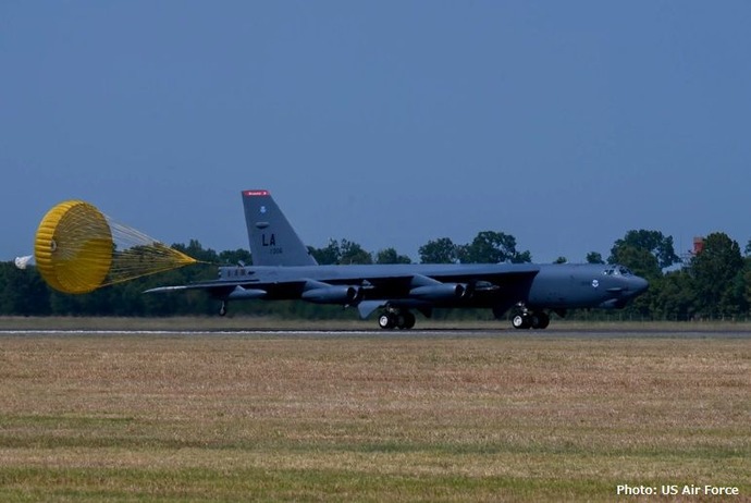 米軍のB-52H戦略爆撃機が韓国空軍基地に初着陸へ、航空ショーに参加も…北朝鮮の反発必至！