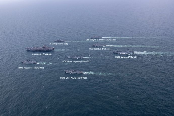 海自護衛艦「うみぎり」、米海軍ニミッツ空母打撃群と韓国海軍の日米韓3か国による共同訓練を実施！