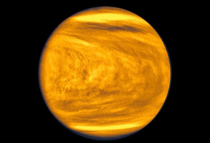 金星の濃硫酸雲の下にある微粒子層の正体は宇宙塵起源だった？