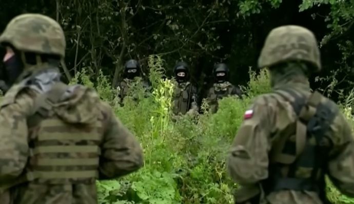 ベラルーシ近隣諸国で国境封鎖論、ワグネル脅威に緊張…移民や難民の流入も増加！