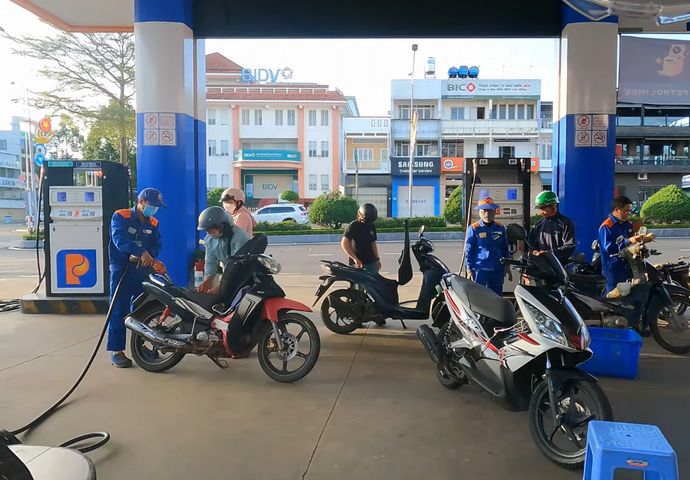 ベトナム首都「ガソリンありません」…中東情勢で給油所の在庫払底！