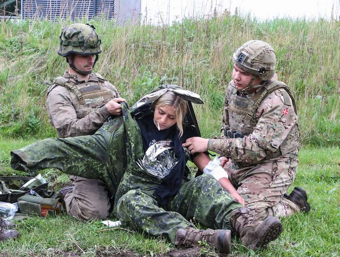 デンマーク国防省、女性の徴兵を前倒しで導入へ！
