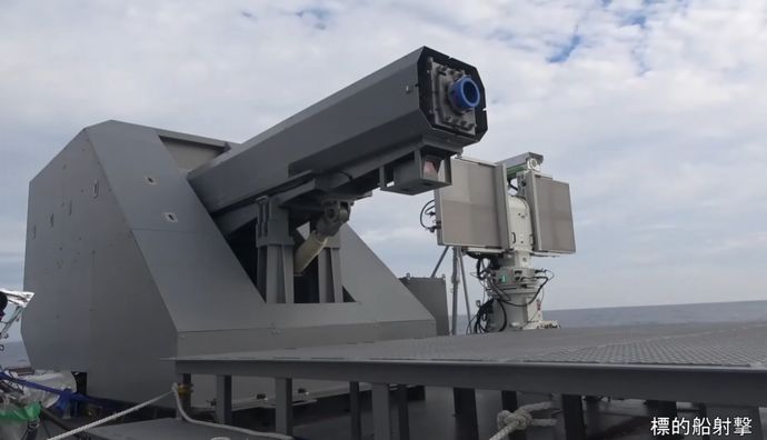 防衛装備庁が開発中の電磁加速システム「レールガン」洋上射撃試験ビデオ…試験艦「あすか」に搭載！