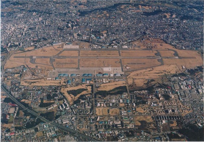 米軍厚木基地から航空燃料が川に流出…綾瀬市が住民に注意呼びかけ！
