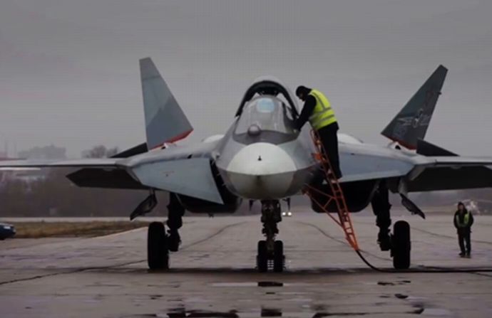 ロシアの第5世代ステルス戦闘機「Su-57」が初飛行！