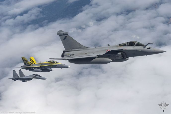 空自新田原基地で日仏共同訓練を実施へ、フランス空軍の主力戦闘機「ラファール」などが飛来！