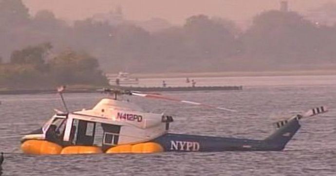 消息不明の陸自UH-60JAヘリ、「緊急用フロート」装備せず…海自・海保のヘリには装備！