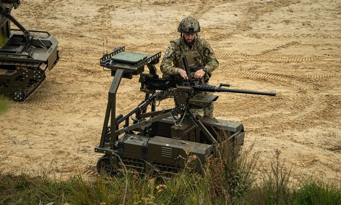 アイザック・アシモフに反してウクライナ軍の無人地上車両が人間を殺害する歴史的映像！