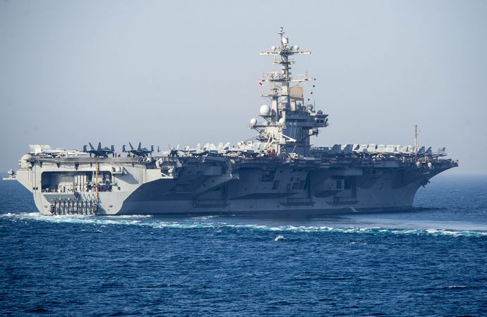 米海軍の「ジョージ・H・W・ブッシュ」空母打撃群、中東に向け出航…硬軟使い分ける対イラン姿勢！