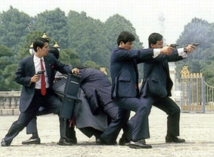 演説中の大臣、手製銃で襲撃する不審者を制圧…兵庫など3県警がテロ対策訓練！