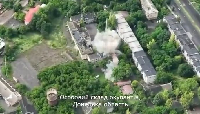 JDAM/GLSDB誘導爆弾がドネツク州にあるロシア軍指揮統制センターを直撃！