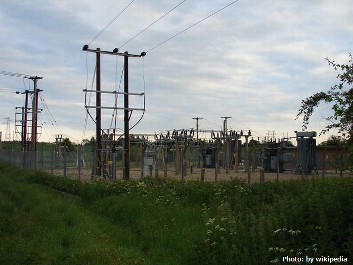 変電所が銃撃され損傷、約4万戸が停電、住民に夜間外出禁止令…米ノースカロライナ州！