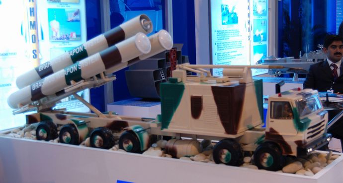 フィリピン、地上発射型の地対艦ミサイルを初配備へ…中国と距離を置くインドが供給！