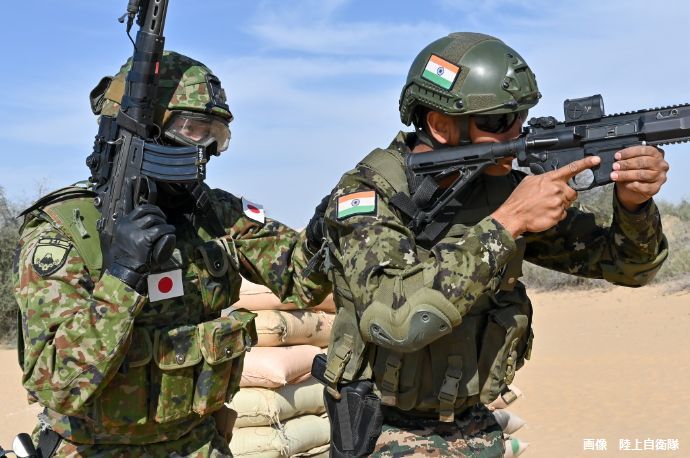 陸上自衛隊とインド陸軍の実動訓練「ダルマガーディアン を実施…テロリスト捜索訓練を披露！