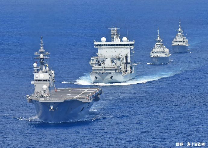 海自護衛艦「ひゅうが」、カナダ海軍フリーゲート「オタワ」「バンクーバー」補給艦「アステリクス」と共同訓練を実施！