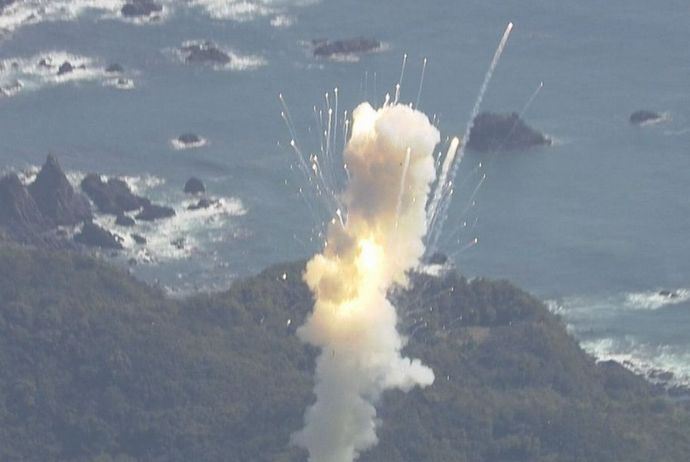 民間ロケット爆発「失敗という言葉使わない」…搭載の政府人工衛星は焼失！