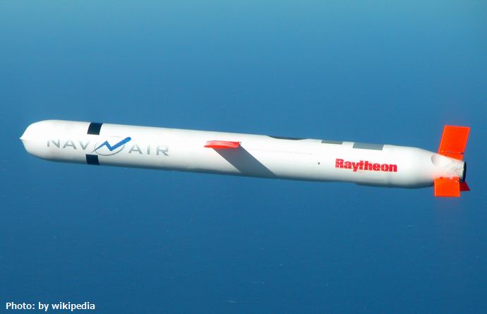 Tomahawk_Block_IV_cruise_missile_-crop