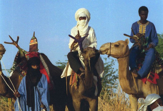 800px-1997_277-31A_Tuareg