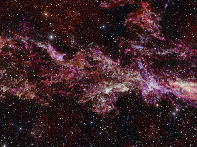 天の川銀河中心部を最も詳細に捉えた画像が公開、宇宙の起源解明の手がかりに！