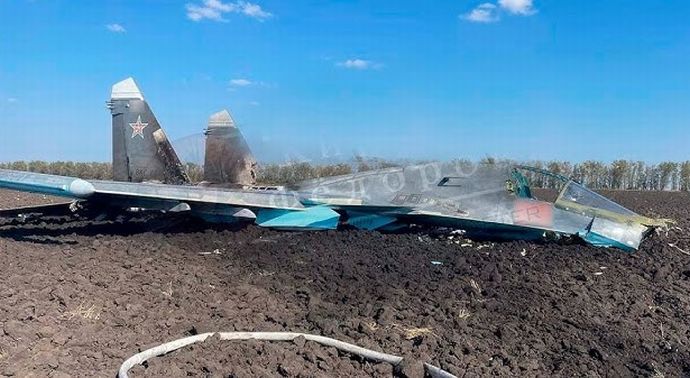 ロシア軍のSu-34戦闘機がヴォロネジ地域で墜落…パイロットは脱出して生還！