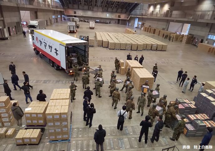 能登半島地震、ヤマザキパンのトラックから自衛隊員が大量のパンを搬出…SNSでは「毎日買う」「涙あふれてきた」！